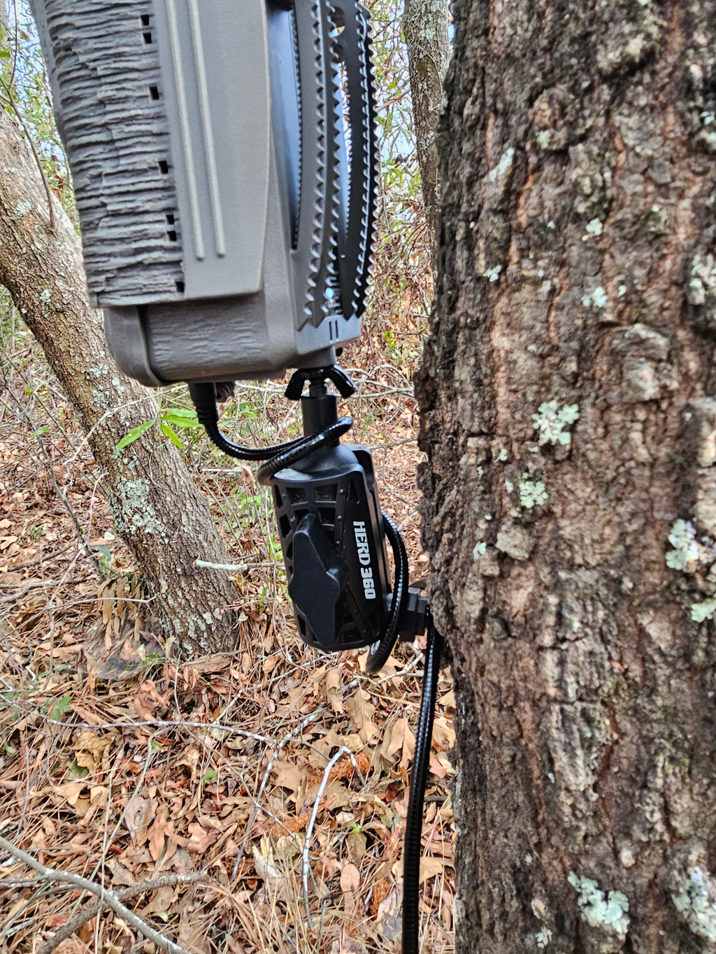 Tree Mount Tree Mount for Trail Camera Dual Ball Swivel
