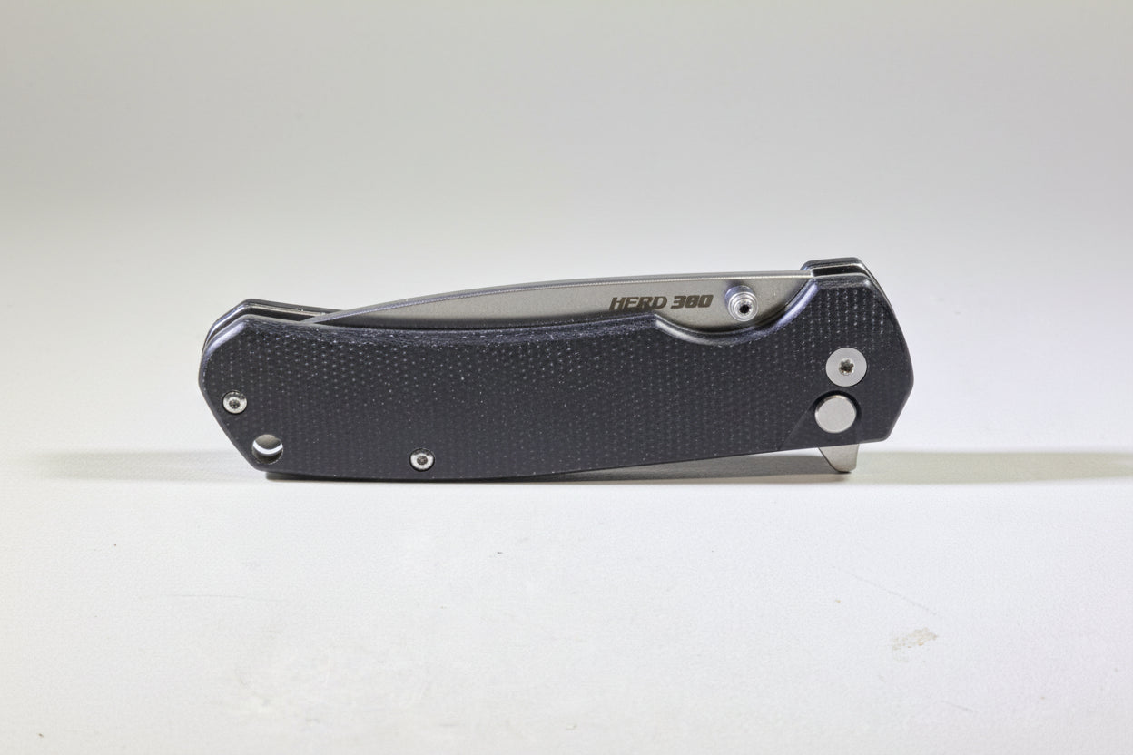BL37 Button Lock Flipper Pocket Knife